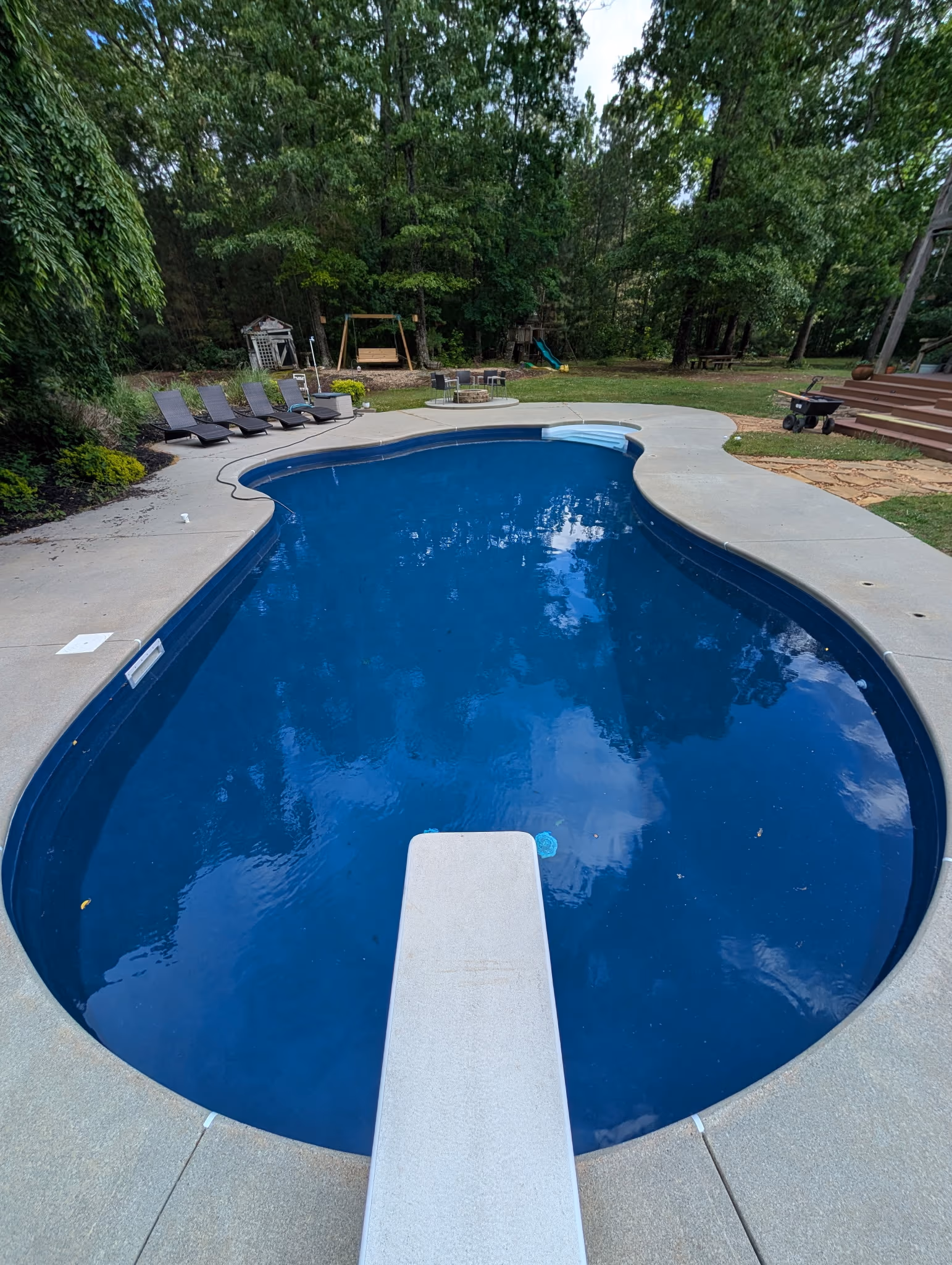 Backyard Pool Design Features That Add Real Value