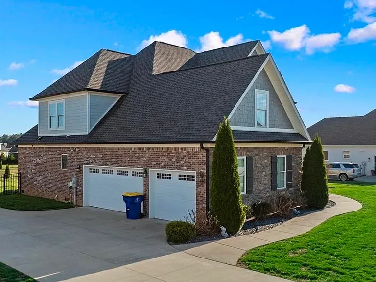 How We Handle Roofing and Remodeling Projects in Warr Acres